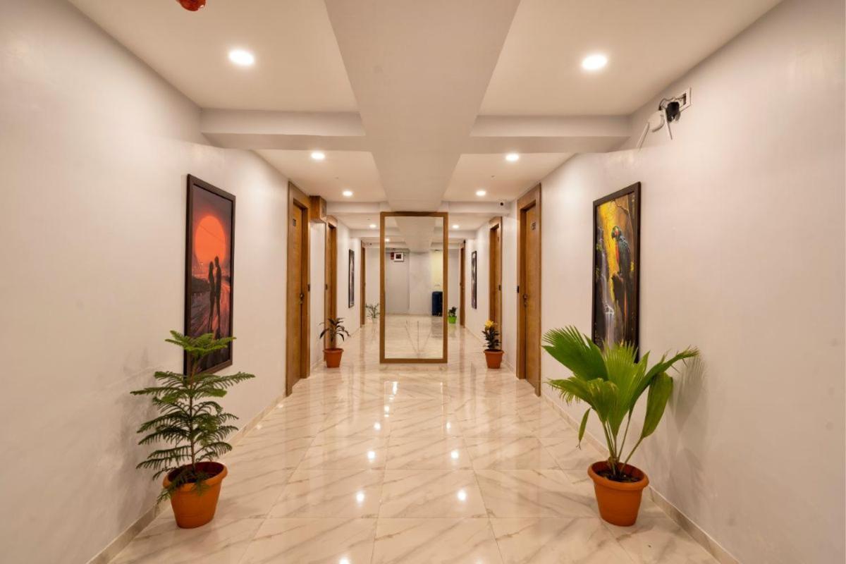 Hotel Royal 24 อาเมดาบัด ภายนอก รูปภาพ