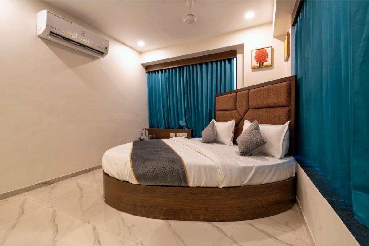 Hotel Royal 24 อาเมดาบัด ภายนอก รูปภาพ