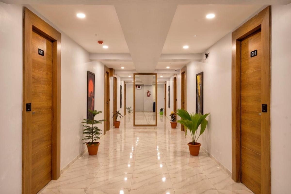 Hotel Royal 24 อาเมดาบัด ภายนอก รูปภาพ