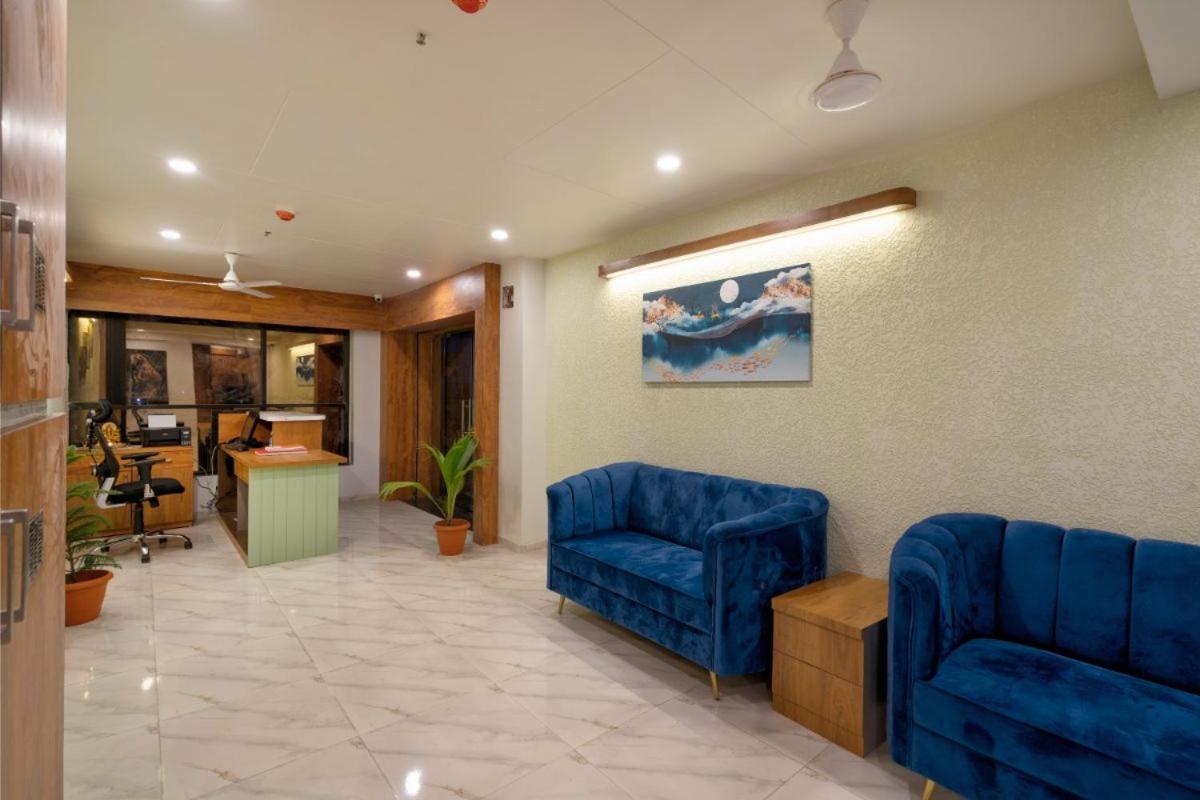 Hotel Royal 24 อาเมดาบัด ภายนอก รูปภาพ
