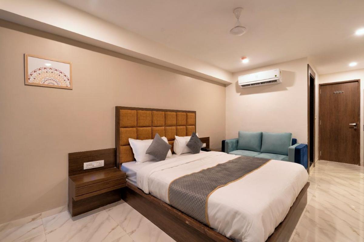 Hotel Royal 24 อาเมดาบัด ภายนอก รูปภาพ